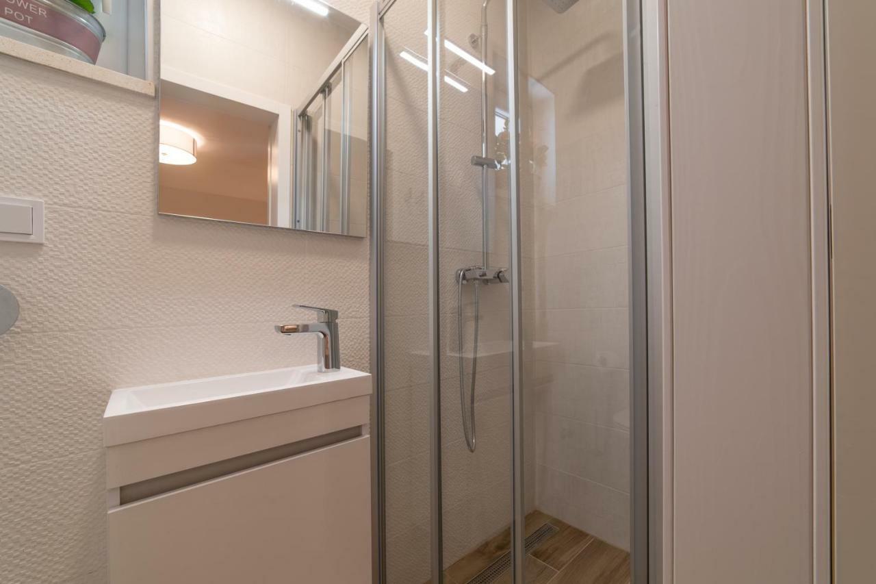 Mary Ann Apartment 2 ツァヴタット エクステリア 写真